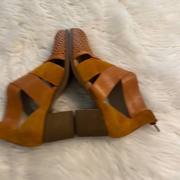 CASTA Stylish Mustard Ankle Boots for Women size 38 (7.5) BNWOT - Picture 9 of 13